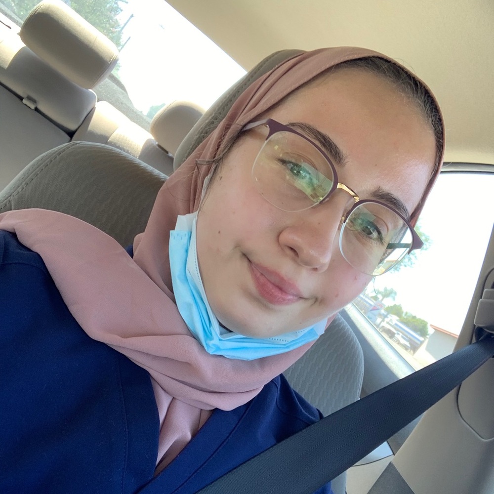 Meet your Posher, Ghina